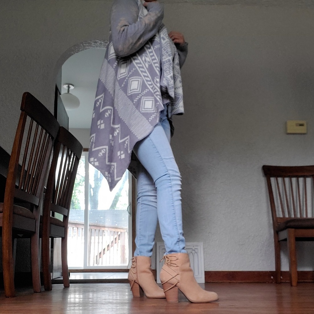 Cardigan - Picture 2 of 3